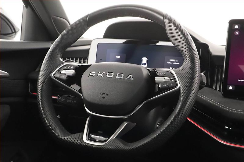 Škoda Superb (2025) 2.0 TDI, Sportline, Navigace - fotka 20 z 21