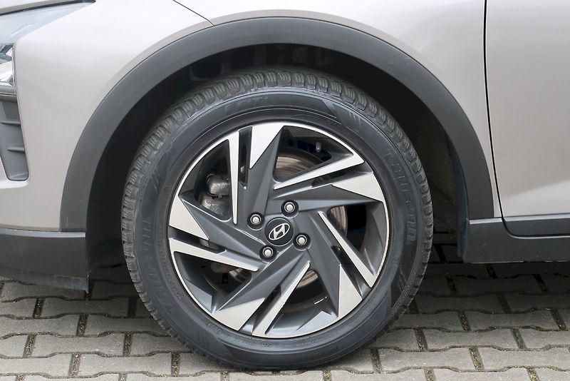 Hyundai Bayon (2023) Smart Climate 1,0 T-GDI DCT7 7 - fotka 29 z 30