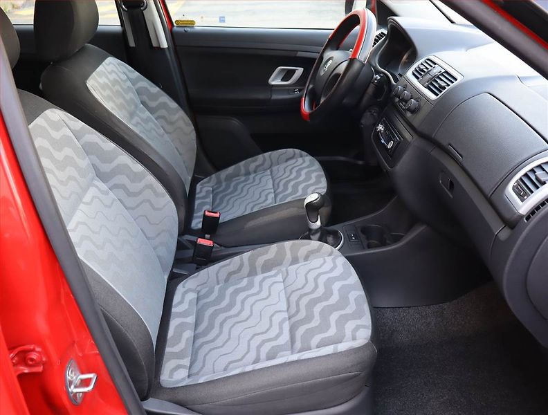 Škoda Fabia (2008) Ambition 1.2 12V, ČR,1.maj - fotka 9 z 16
