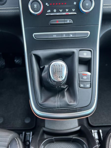 Renault Grand Scénic 1.3TCe 103kW Intense 7-Míst TZ - fotka 12 z 29