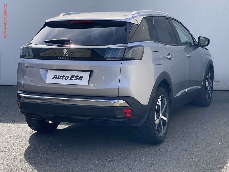 Peugeot 3008 (2021) 1.2 PT, Allure, AT, LED - fotka 4 z 17