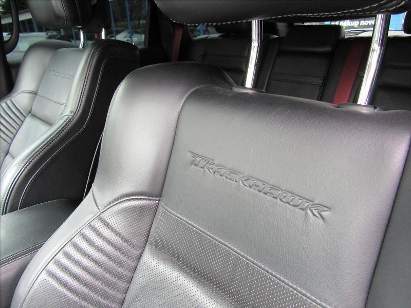 Jeep Grand Cherokee 6,2 V8 HEMI Trackhawk 527kW - fotka 32 z 37
