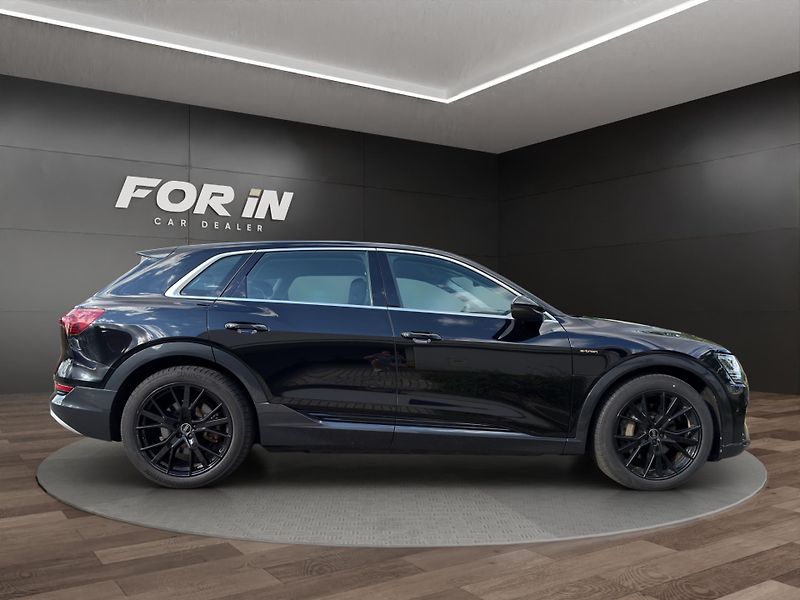Audi e-tron (2023) 55 300KW 21 ALU  - fotka 7 z 27