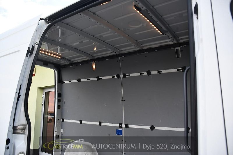 Mercedes-Benz eSprinter 312 1M 92,9%SoH Zadáno - fotka 28 z 35
