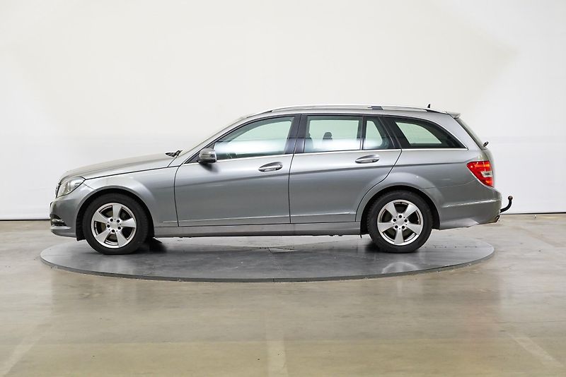 Mercedes-Benz Třídy C - fotka 3 z 27