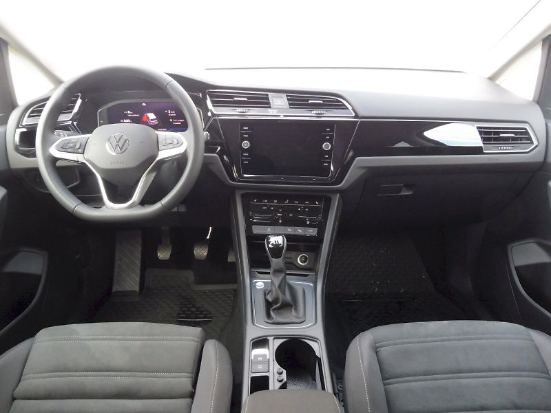 Volkswagen Touran (2026) People 1,5 TSI 110kW - fotka 5 z 27