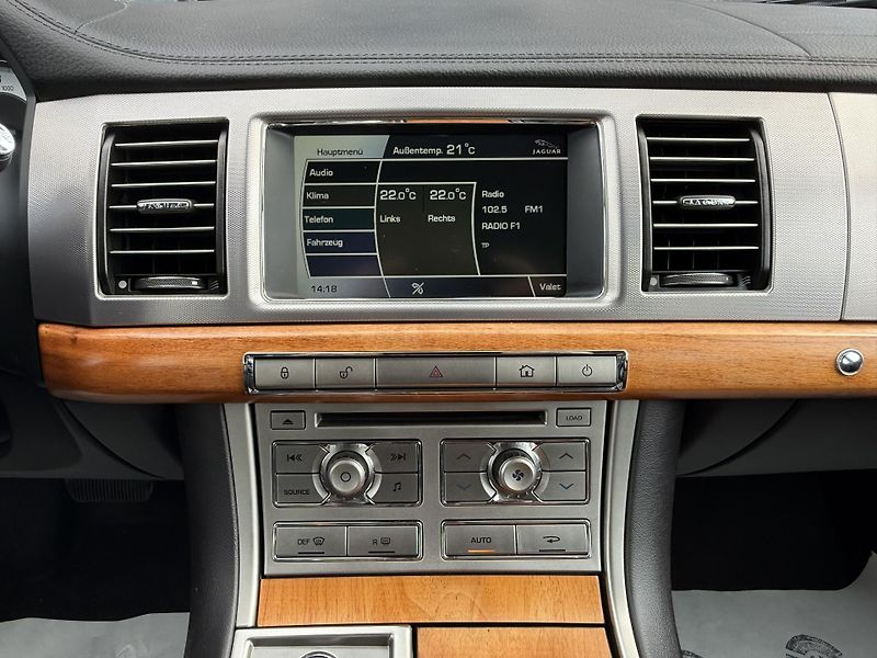 Jaguar XF 3,0 V6 Diesel Lux Automat - fotka 30 z 40
