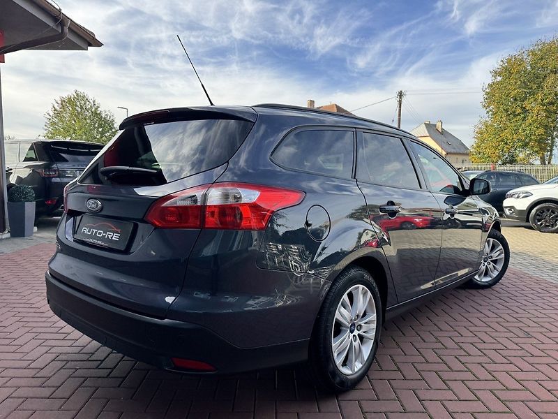Ford Focus (2011) 1.6i Ti-VCT Klima Servis - fotka 2 z 50