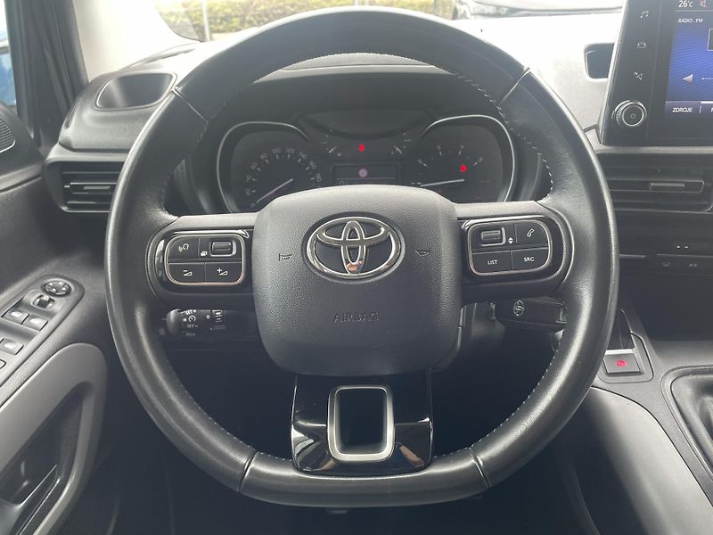 Toyota ProAce City Verso FAMILY L2 1.5 D-4D 96 kW - fotka 12 z 21