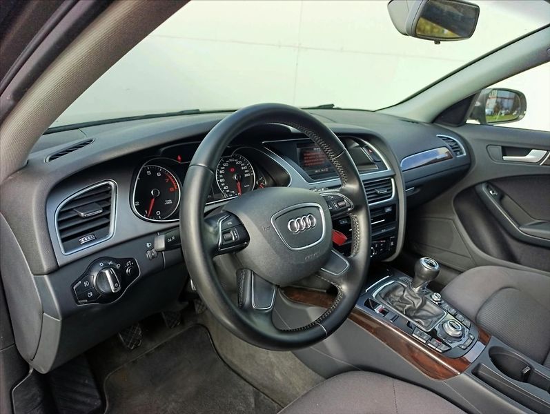Audi A4 1,8 TFSi Quattro Navi Tempomat - fotka 13 z 34