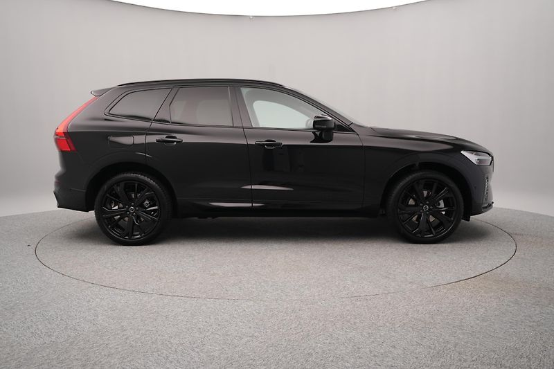 Volvo XC60 (2026) B5 AWD AUT ULTRA BLACK EDITION - fotka 13 z 24