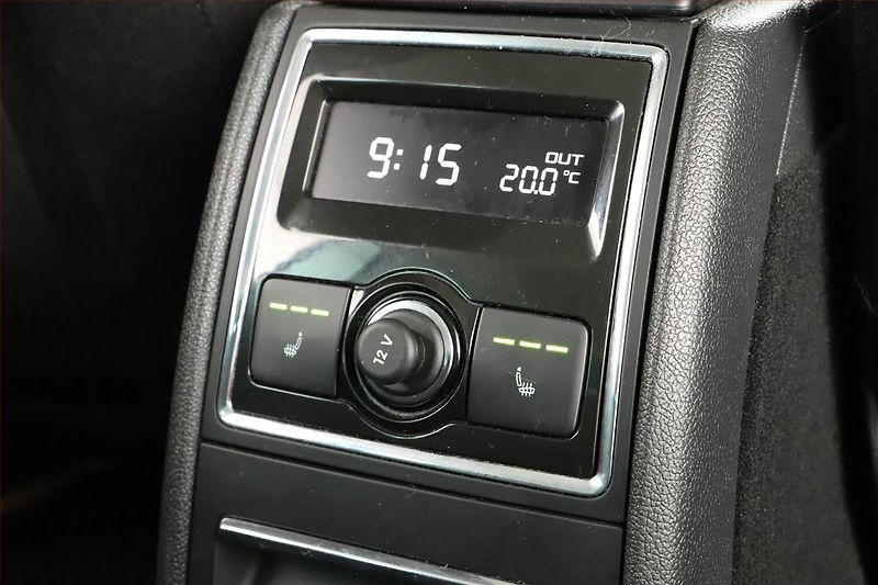 Škoda Superb (2011) Comfort 2.0 TDI, 4X4, Automat - fotka 15 z 18
