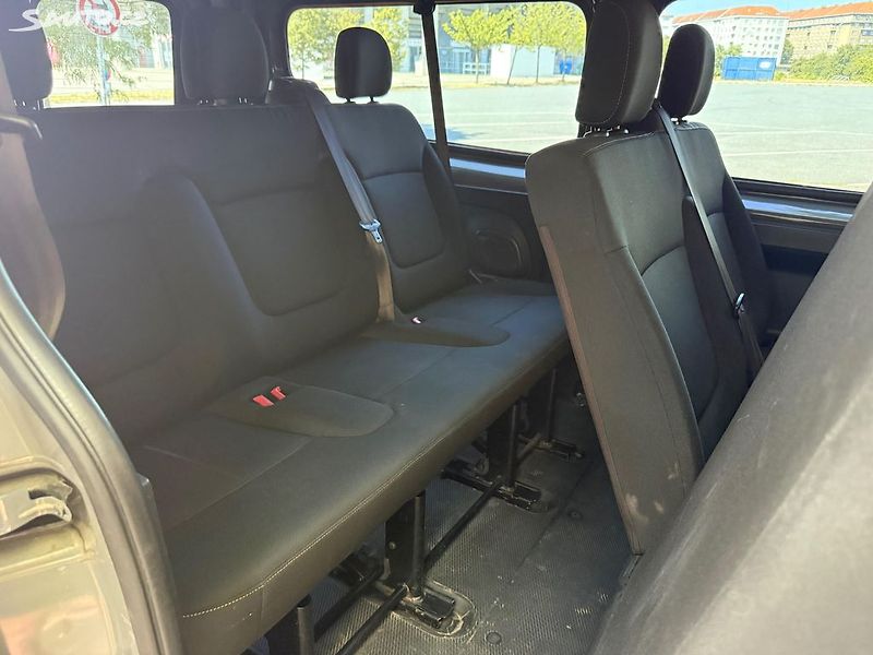 Renault Trafic (2019) 1.6dCi, 89kw 9 míst - fotka 12 z 19