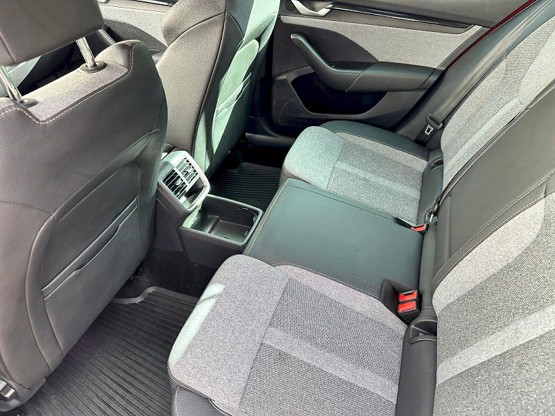 Škoda Octavia (2024) 1.5 TSI 110kW MHEV Selection D - fotka 19 z 23