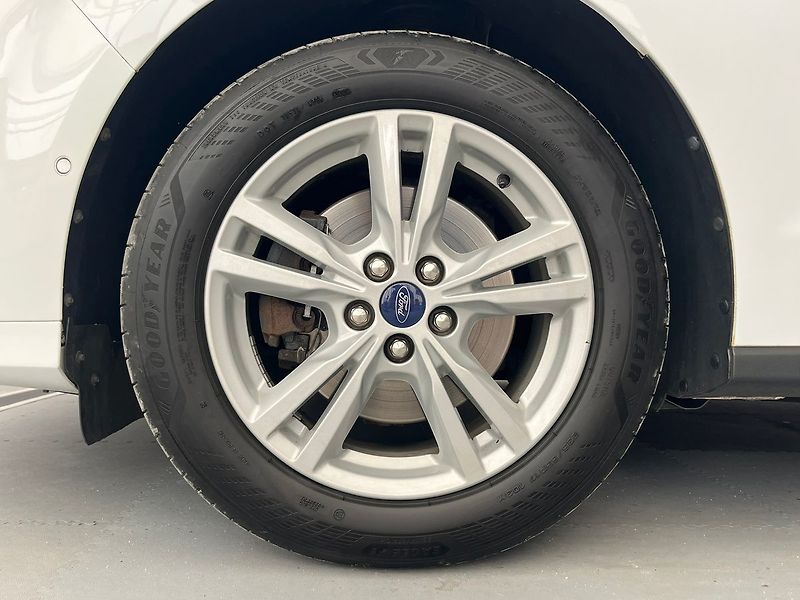 Ford Galaxy 110 kW, AT8, LED, ACC - fotka 46 z 50