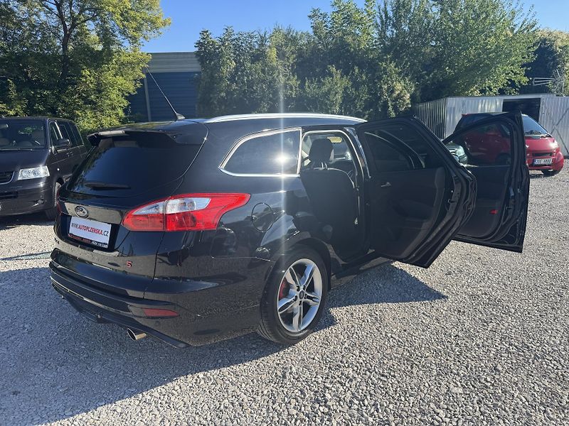 Ford Focus (2014) ST-LINE 1.6-16V(150PS) - fotka 12 z 44