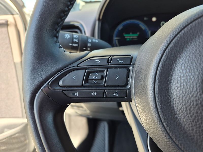 Toyota Yaris Cross 1,5 HEV Executive - fotka 11 z 20
