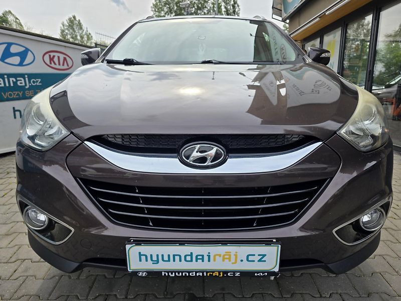 Hyundai ix35 2.0-4x4-TAŽNÉ 2t-POLOKŮŽE - fotografie inzerátu