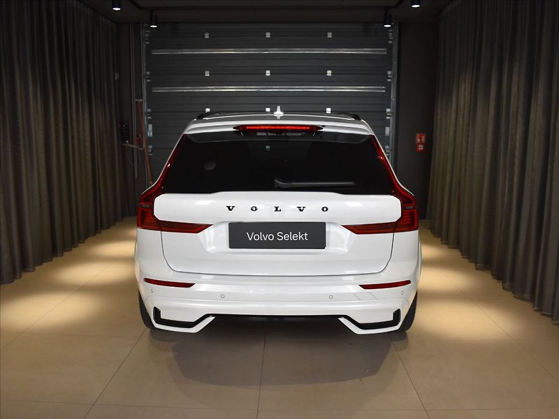 Volvo XC60 2,0 T8 AWD Ultra B&W,masáže, - fotka 6 z 29