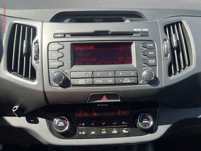 Kia Sportage (2013) 1.6 GDi, 2.maj,ČR, autoAC - fotka 11 z 17