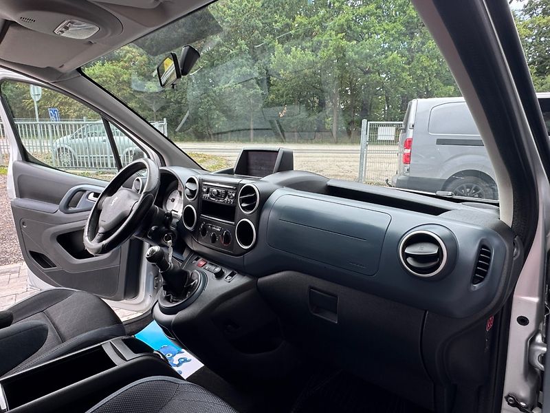 Peugeot Partner (2011) 1.6 HDi, 7 míst - fotka 15 z 29