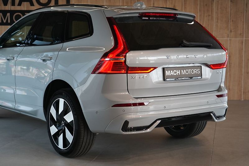 Volvo XC60 T8 Ultra Dark PHEV, Pano, 360° - fotka 12 z 48