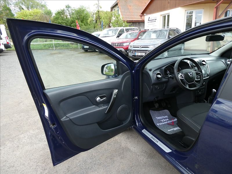 Dacia Sandero 1,0 SCe 54kW serviska, ČR - fotka 19 z 40