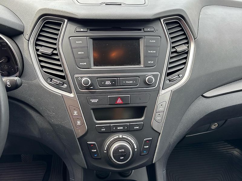 Hyundai Santa Fe SUV - fotka 12 z 23