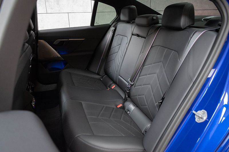BMW Řada 5 540d xD ///M*ZÁRUKA*TAŽNÉ*ČR 1 - fotka 12 z 51