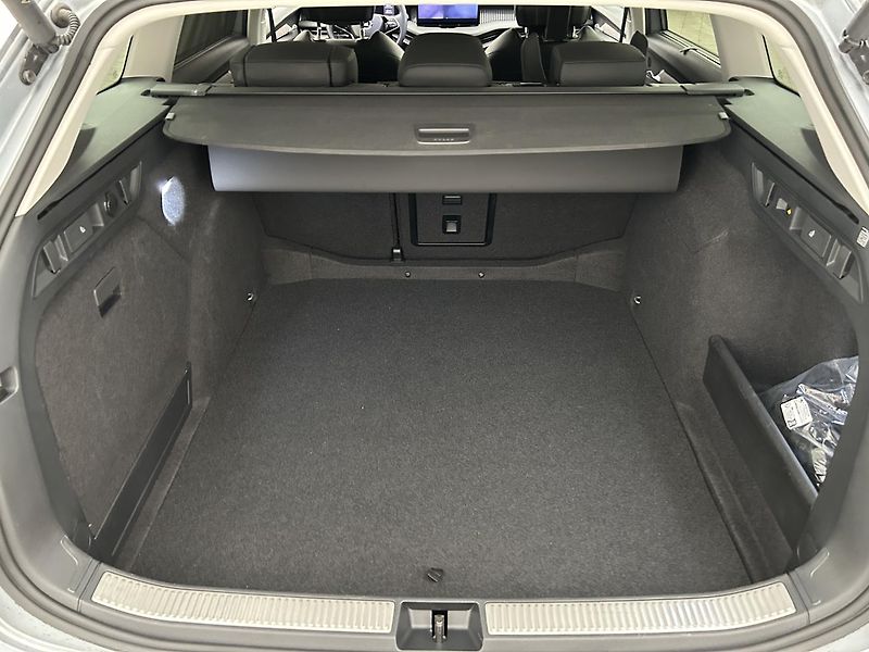 Škoda Superb 2.0 TDI L & K - fotka 26 z 33