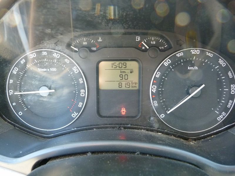 Škoda Octavia 1.6 MPI - fotka 14 z 15