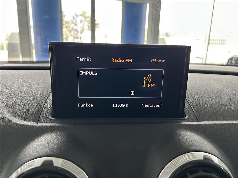 Audi A3 2,0   TDI 110kW,SERVISKA,NAVI - fotka 14 z 27