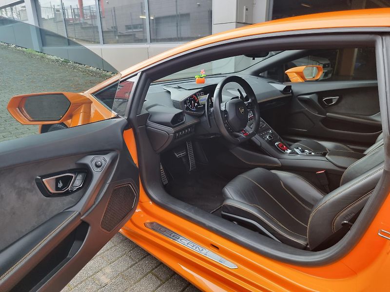 Lamborghini Huracán (2016) LP610-4 ORANGE - SERVIS - fotka 8 z 14