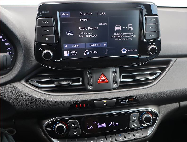 Hyundai i30 (2022) Family 1.5 T-GDI MHEV - fotka 12 z 15