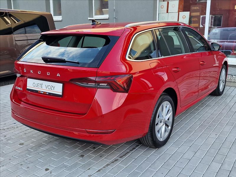 Škoda Octavia 2.0TDI Style Combi,ČR,1.Maj. - fotka 10 z 49
