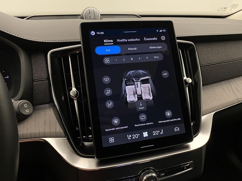 Volvo XC90 T8 RECHARGE BRIGHT ULTRA 7míst - fotka 43 z 70