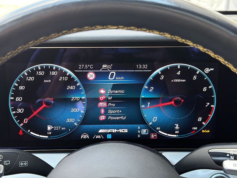 Mercedes-Benz Třídy E 63 S AMG - fotka 45 z 47