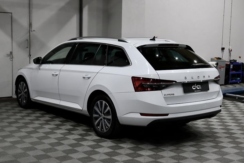 Škoda Superb 3 FL Combi 2.0 TDI 110 kW DSG - fotka 5 z 48