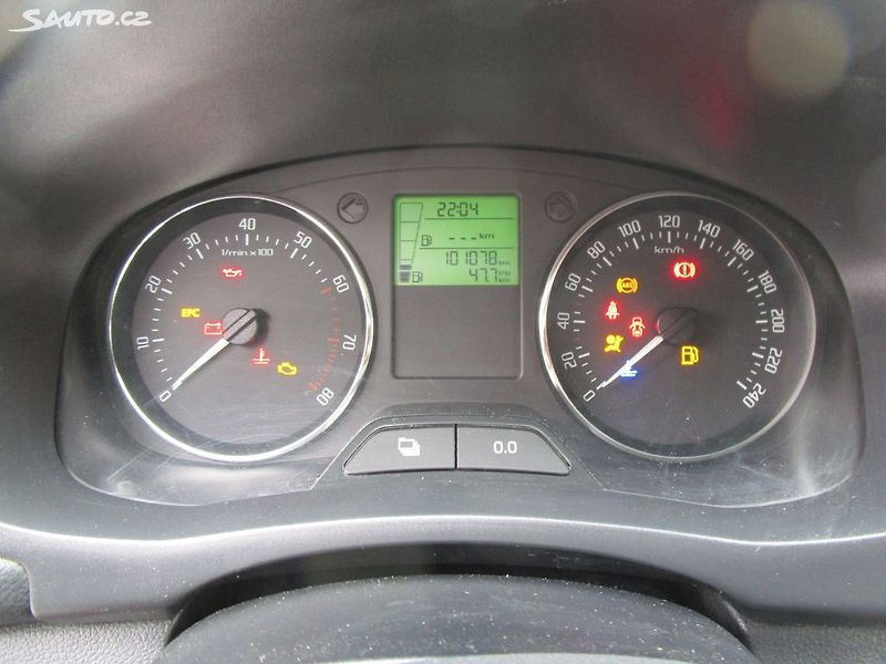 Škoda Fabia 1,2TSI-63KW-NOVÁ STK+OLEJ - fotka 15 z 21