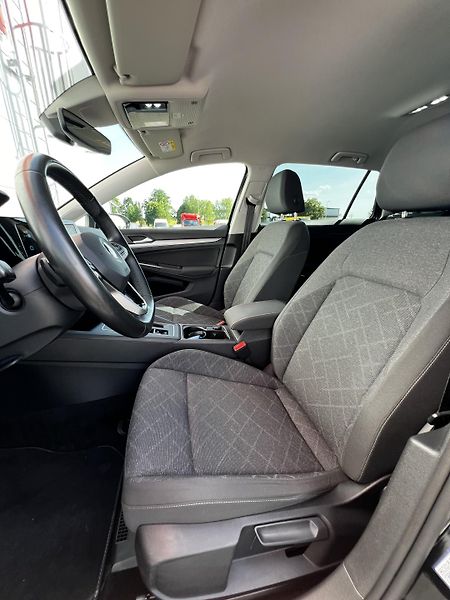 Volkswagen Golf 1.5TSI 110kW DSG LED ACC - fotka 6 z 23