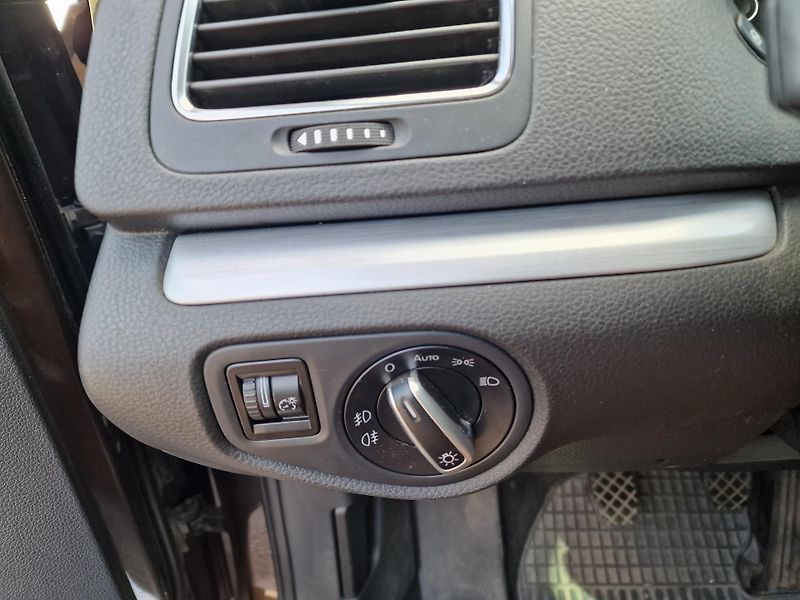 Volkswagen Sharan 2,0TDI 4x4 103KW HIGHLINE  - fotka 17 z 20
