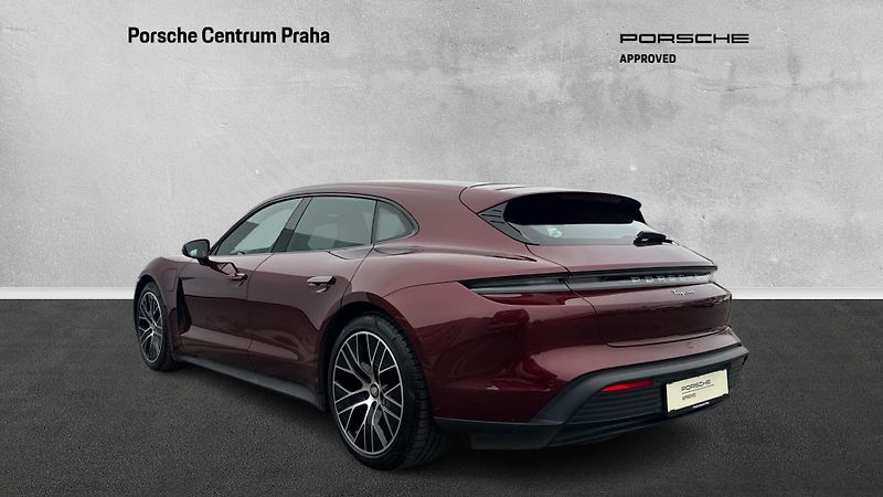 Porsche Taycan Sport Turismo - fotka 8 z 29