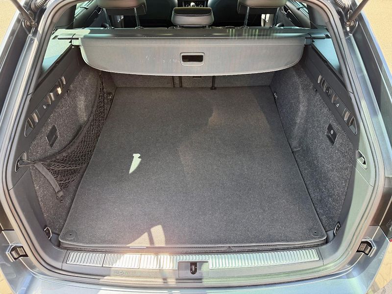 Škoda Superb (2018) 2.0 TDI 140kW DSG 4x4 SPORT!!! - fotka 30 z 32