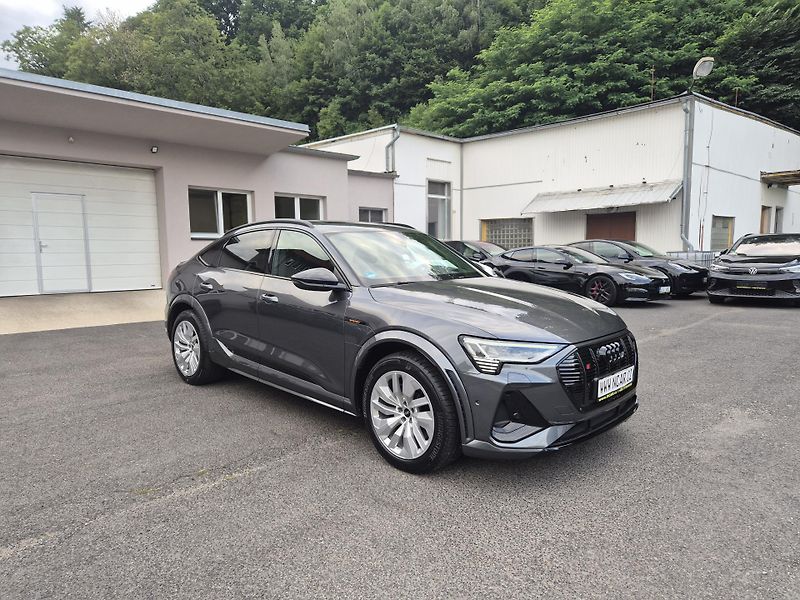 Audi e-tron SPORTBACK S 370kw SOH 96% - fotka 3 z 48
