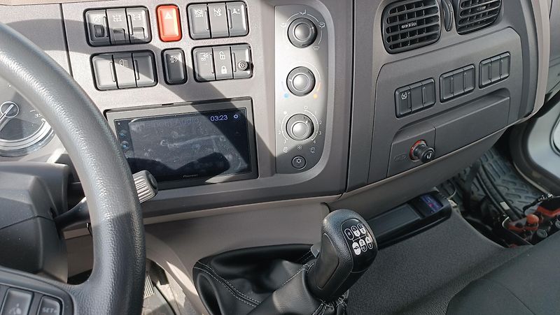 DAF LF LF290 Nosič kont.+RUKA Palfi. - fotka 7 z 27