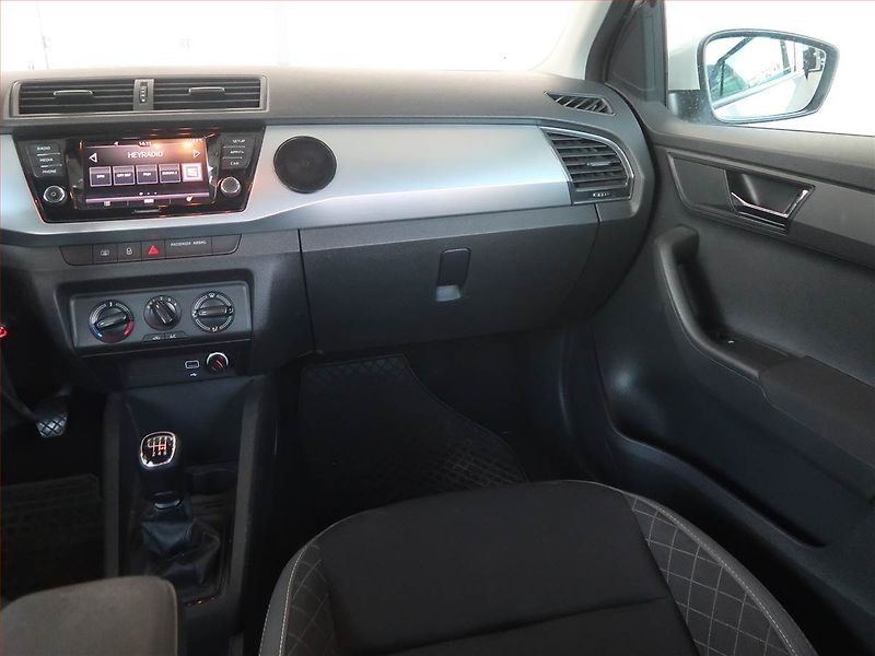 Škoda Fabia (2018) Ambition 1.0 TSI, Tempomat - fotka 8 z 14