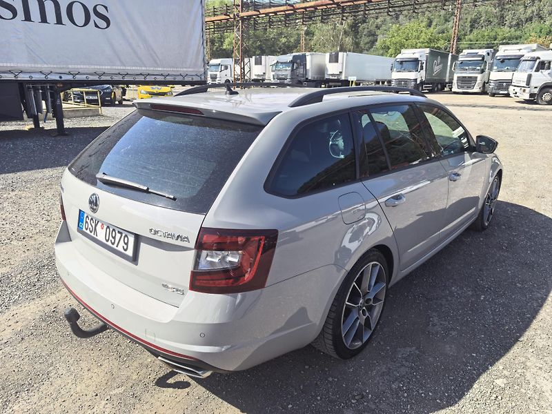 Škoda Octavia (2019) RS 2.0 - fotka 4 z 19