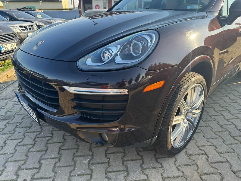 Porsche Cayenne (2017) PLATINUM 4X4 3,6i 220 KW DPH - fotka 9 z 50