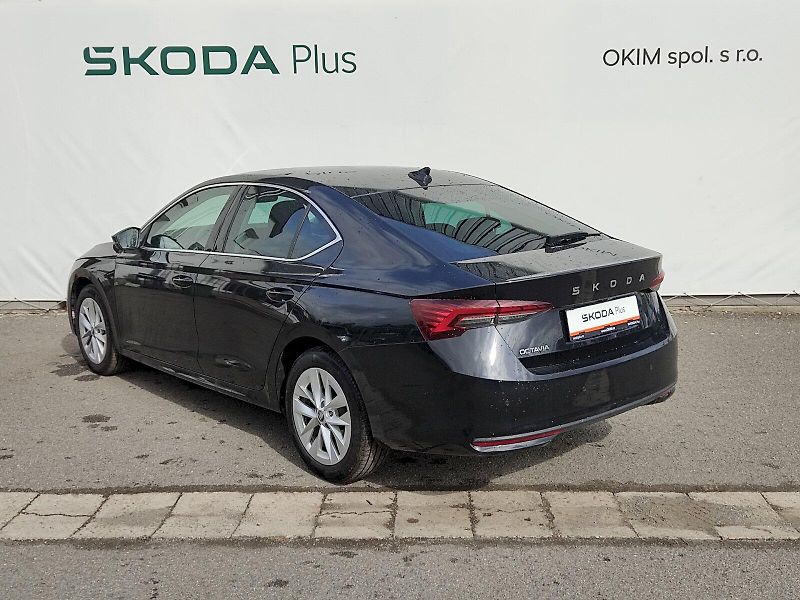 Škoda Octavia (2025) Top Selection 1,5 Tsi 110 Kw D - fotka 33 z 37