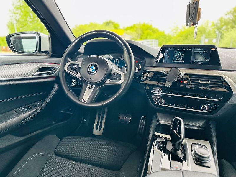 BMW Řada 5 (2018) 530xd,195kW PO SERVISU,M-PAKET - fotka 9 z 19